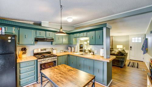 6 Mi to State Harbor! Stylish Port Austin Home - Foto 2