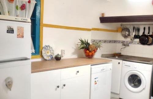 Charming House in El Poyo del Cid with Garden and Terrace - Foto 9