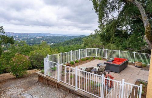 Mid-Mod Hilltop Retreat Views & Local Wildlife - Foto 55