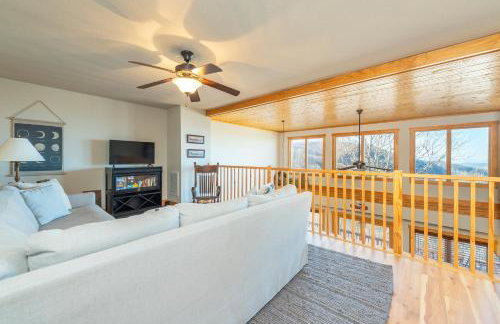 Wolf's Den~Views~Hot Tub~Home Theater~Hatley Ski! - Foto 31