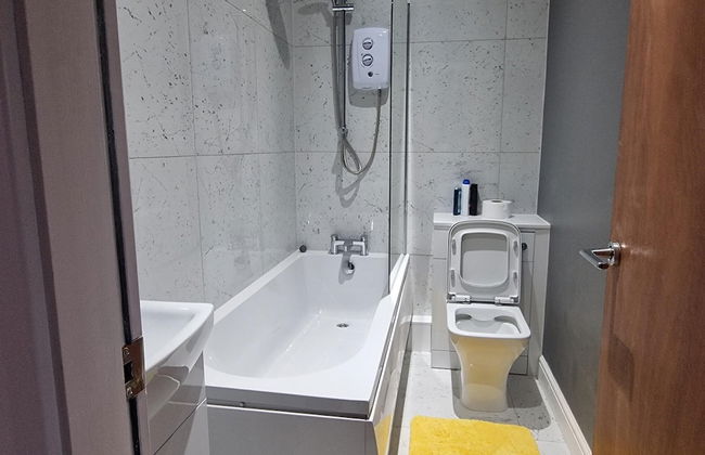 Impeccable 3-bed Apartment in Bradford to Explore - Foto 13