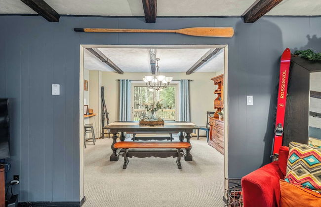 Double Diamond Lodge by Avantstay Group Escape w/ Firepit, Patio, Activities - Foto 15