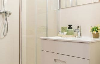 NOVO! Apartamento junto à praia com piscina - Foto 19