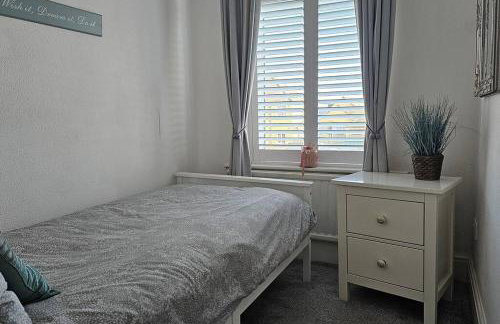 Large spacious home, great location, near transport links - Foto 21