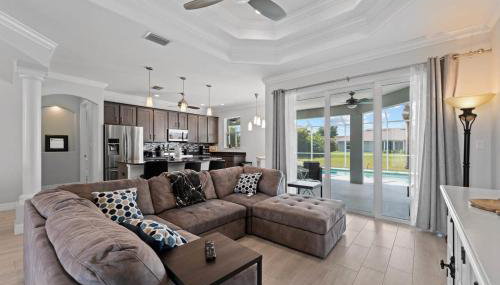 Sun-Soaked & Tranquil Getaway Relaxing Pool Area - Foto 5