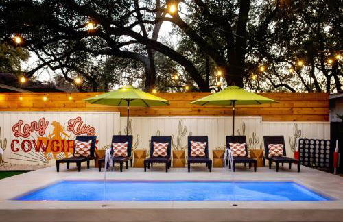 SoCo Cowgirl: Pool, Putt, Karaoke, Spa, 2mi to DT - Foto 1