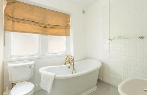 Penthouse Apartment with Impressive Views Sleeps 2 to 8 - Foto 25