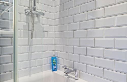 Cosy 2 Bedroom Flat Near Westcliff On Sea Beach & Hamlet Court Road - Foto 3