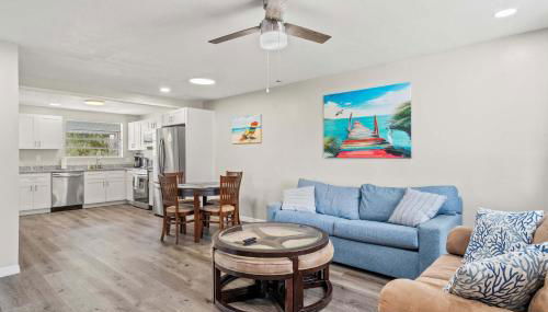 Coastal Calm 2BR Retreat Minutes to Manasota Beach - Foto 3