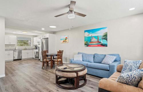 Coastal Calm 2BR Retreat Minutes to Manasota Beach - Foto 3