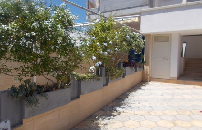 Comfortable Apartment Near the Beach - Photo 21