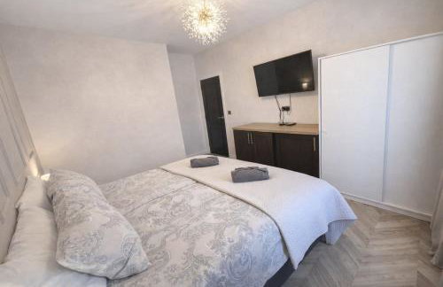 Spotless 2BR Flat with Parking, Garden, Wifi, Netflix, Sleeps 6 - Foto 11