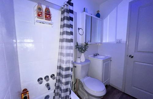 Comfortable 2 Bedroom Near Downtown Atl Sleeps 4 Free Parking - Foto 26