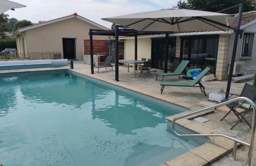 2 Maisons de 3 et 2 chambres avec grande piscine commune - Foto 1