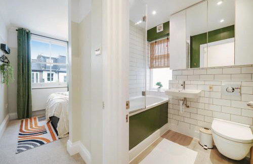 London Acton - hot tub, cinema, games & arcade - Foto 44