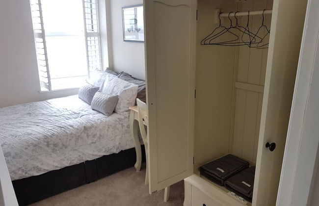 Direct Sea Views, Seafront Location & Free Parking - Foto 2