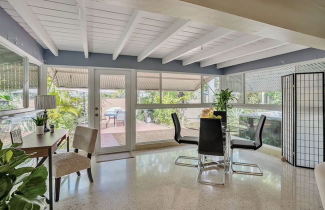 Beautiful Comfy Home With Private Hot Tub Close To Beach 2 Bedroom Home by RedAwning - Foto 17