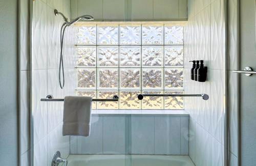 Coastal Bliss 3Bdr with Pool, Game Room, Lanai - Foto 56