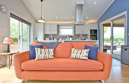 Orchard Lodge, Strawberryfield Park - Photo 2