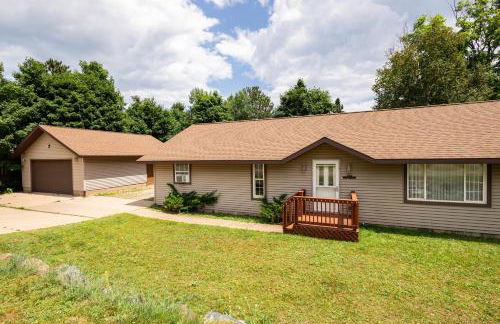 Indoor Hot-Tub! Spacious & Updated MQT Township Home! - Photo 35