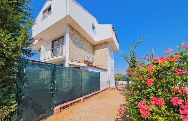 Talia deniz manzaralı 4 odalı lüks Villa - Foto 35