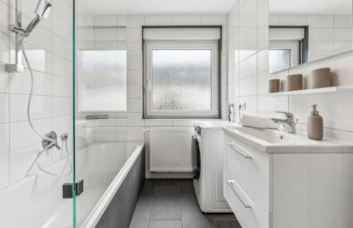 Modernes 6-Betten-Apartment mit Balkon und Parkplatz - zentrale Lage - Foto 13