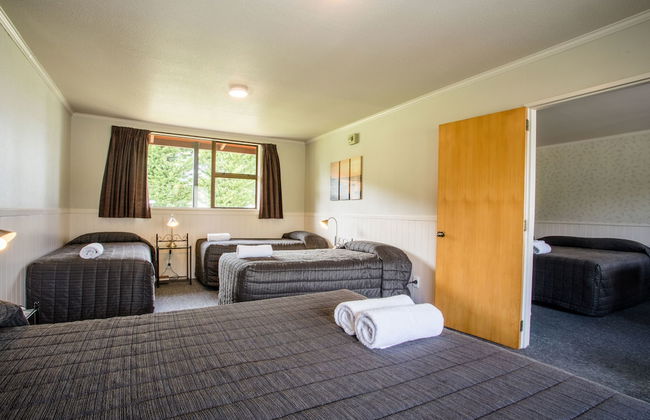 Te Anau Top 10 Holiday Park - Photo 20