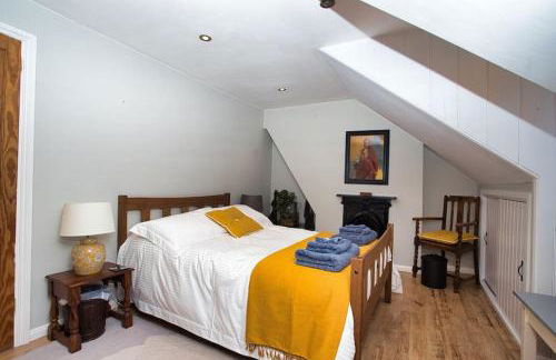 Restful and Cosy 4 Bed Home Minutes from the Beach - Foto 4