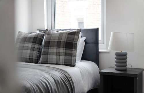 Chic Retreat Coastal Town Sleeps 4 - Foto 12