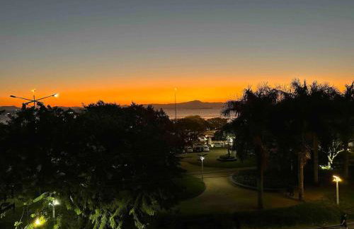 Amplo e Charmoso Apê com Vista para Beira-Mar Norte - Foto 22