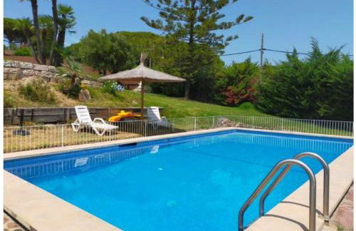 Lovely little house with garden and pool - Photo 11