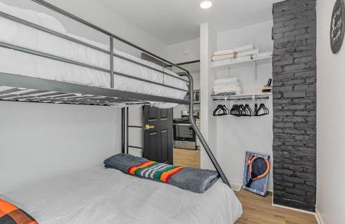 Black Cabin Getaway in Woods I Valpo - Foto 11