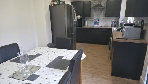 The Glen - Contractor Haven with Fast WiFi & Easy Parking by Hosterooo - Foto 2