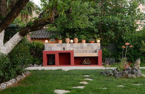 The Red House in Dassia - Foto 13