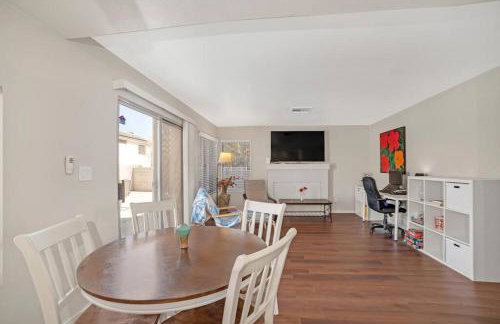 Spacious Modern Home Family or work WFH Friendly - Foto 6