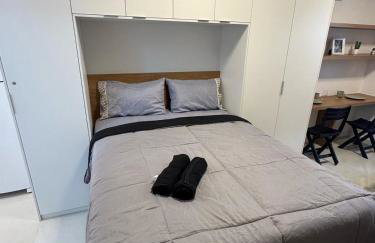 Flat Super Luxo - Central - Otima localizacao - Novo - Foto 8