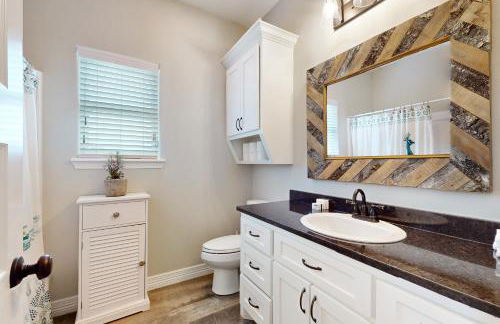 Poolside Chic by the Beach - Foto 18