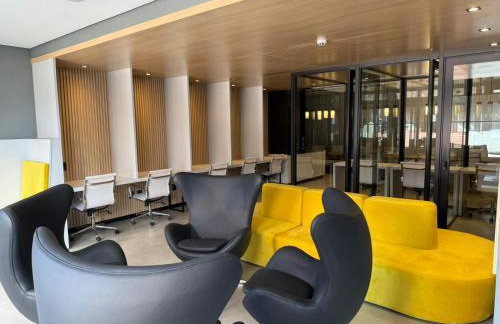 Novíssimo Hub12 Confort - 1Q com Sacada - Próximo Vaca Brava - Foto 21