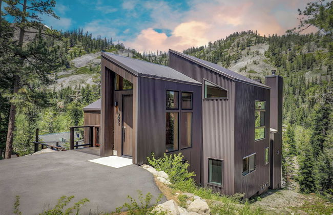 Trapper by Avantstay A+ Interior Design w/ Sauna - Photo 29