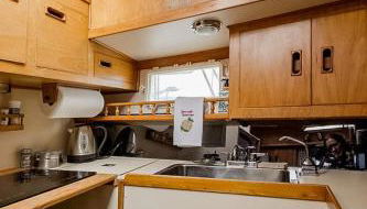 2BR Spacious & Comfy 43' Yacht - Heat & AC - On the Freedom Trail - Best Nights Sleep - Foto 3