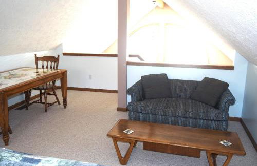 The Hilltop Retreat - Peaceful with Great Views! - Foto 25