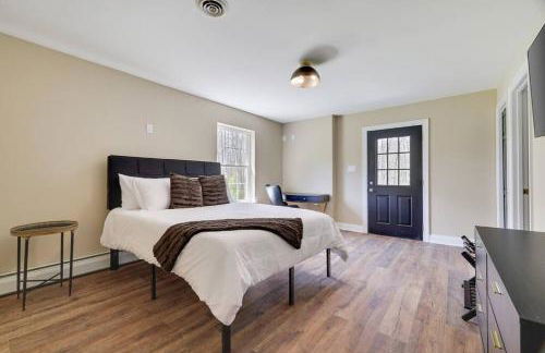 Luxe Lrg Pocono House for 18 Hot Tub/Gameroom/Pool - Foto 63