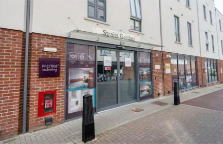 Students Only Straits Egham - 40 mins to Waterloo - Direct Bus to Heathrow - Foto 1