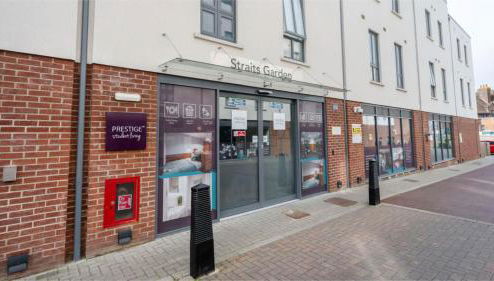 Students Only Straits Egham - 40 mins to Waterloo - Direct Bus to Heathrow - Foto 1