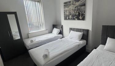 4 Bedroom House, Central City Location - Foto 5