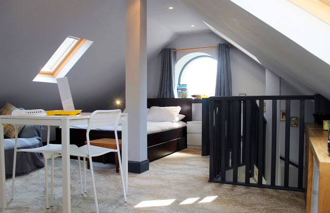 Silver Lining - Meadows Apartments - Photo 4