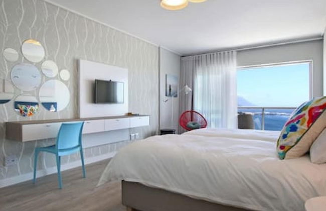 Incredible Clifton Apartment w 180 Sea Views Dunmore Blue - Foto 14