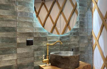 Jurta nad Zegrzem z prywatnym jacuzzi - Foto 11