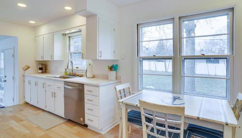 Updated Wayzata Home Less Than 2 Mi to Lake Minnetonka! - Foto 2