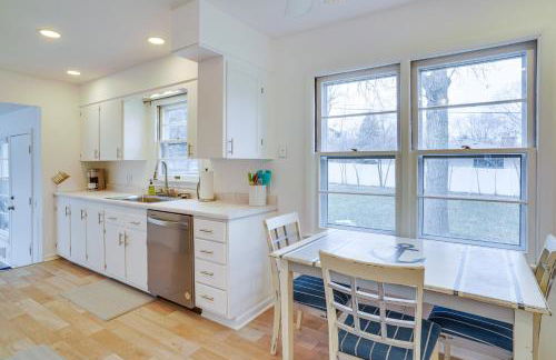 Updated Wayzata Home Less Than 2 Mi to Lake Minnetonka! - Foto 2